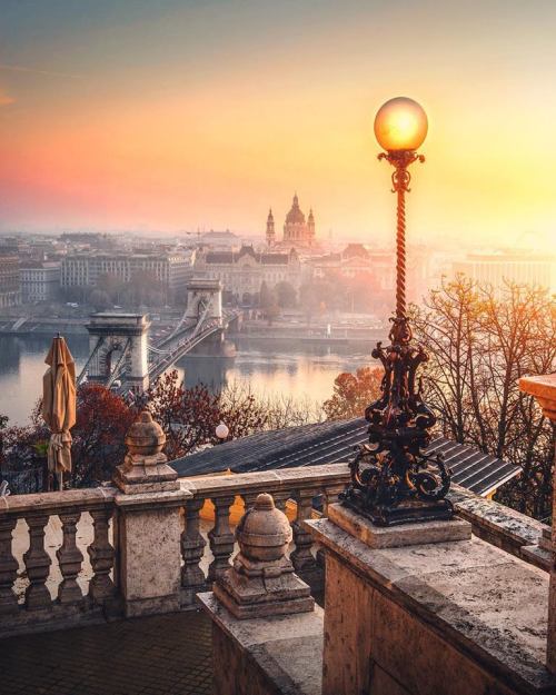 Source: http://alisaineurope.tumblr.com