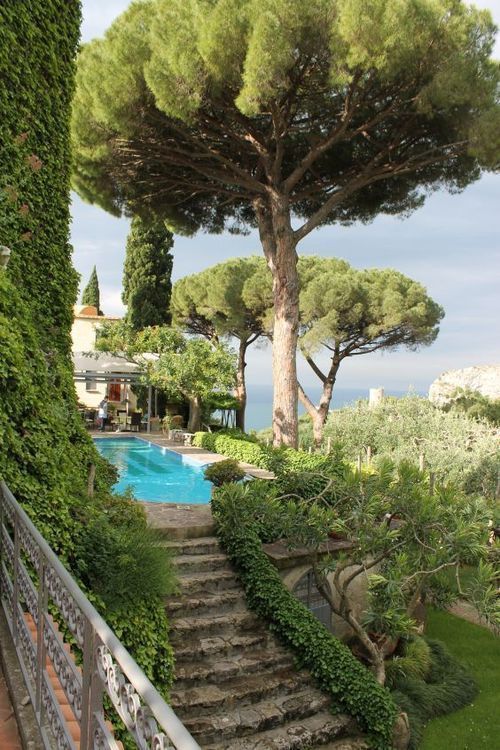 Source: http://alisaineurope.tumblr.com