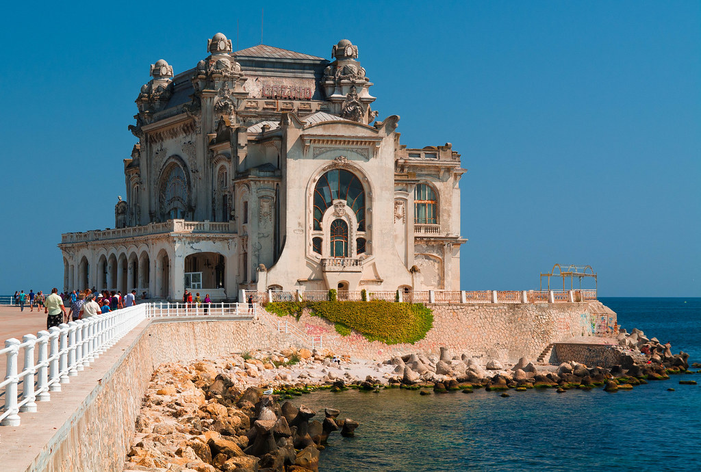 Source: http://hiddenromania.tumblr.com